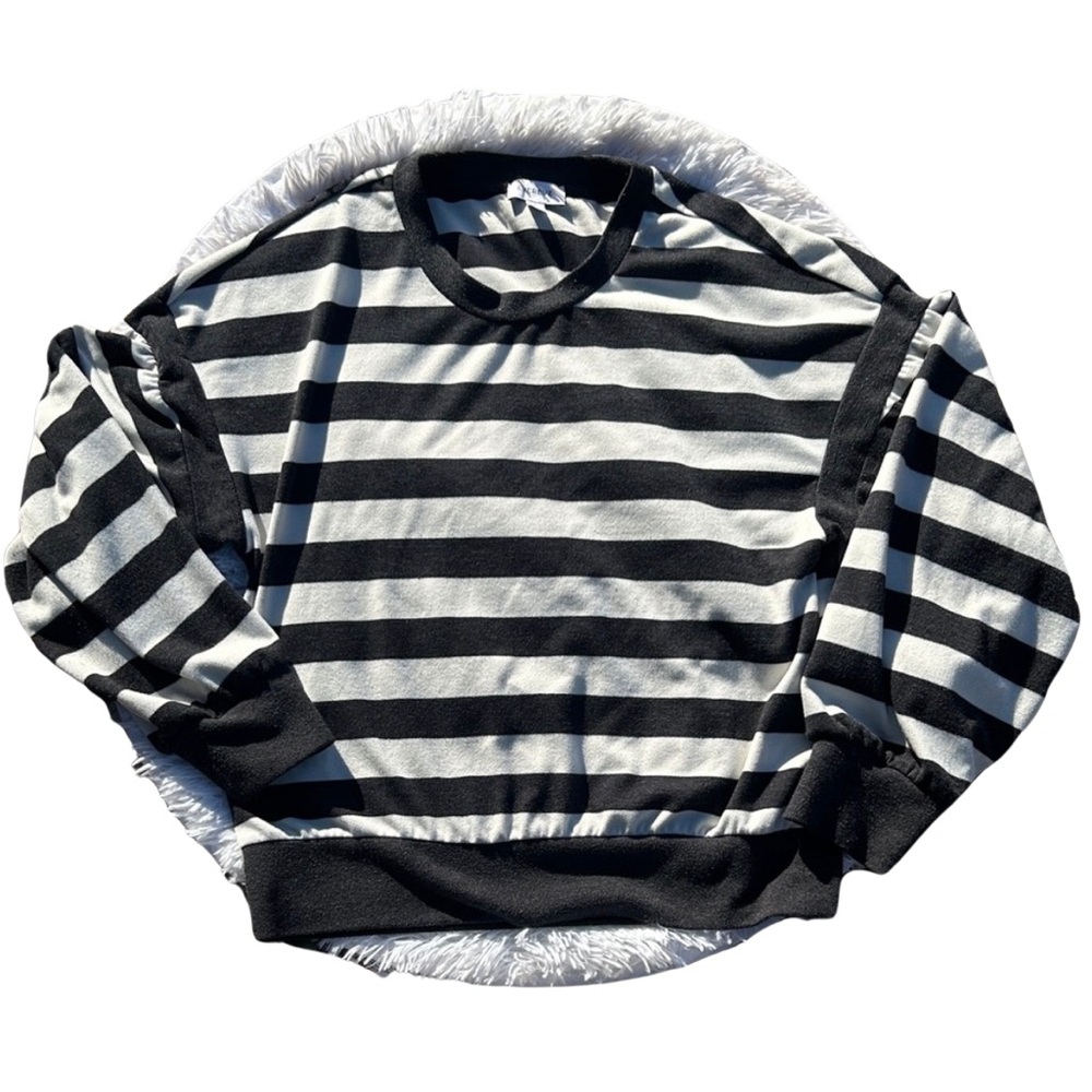 Evereve Crewneck Gray and Cream Striped Sweatshirt with Drop Sleeves Size Large - Picture 13 of 13
